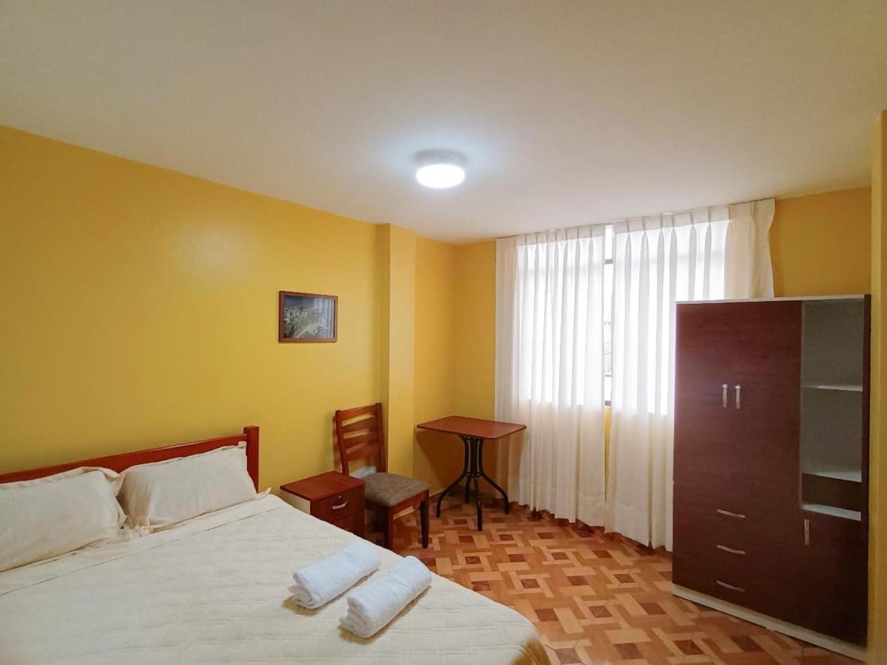 Right Across From The Airport - Free Shuttle - A Y J Familia Apartment Lima Exterior photo