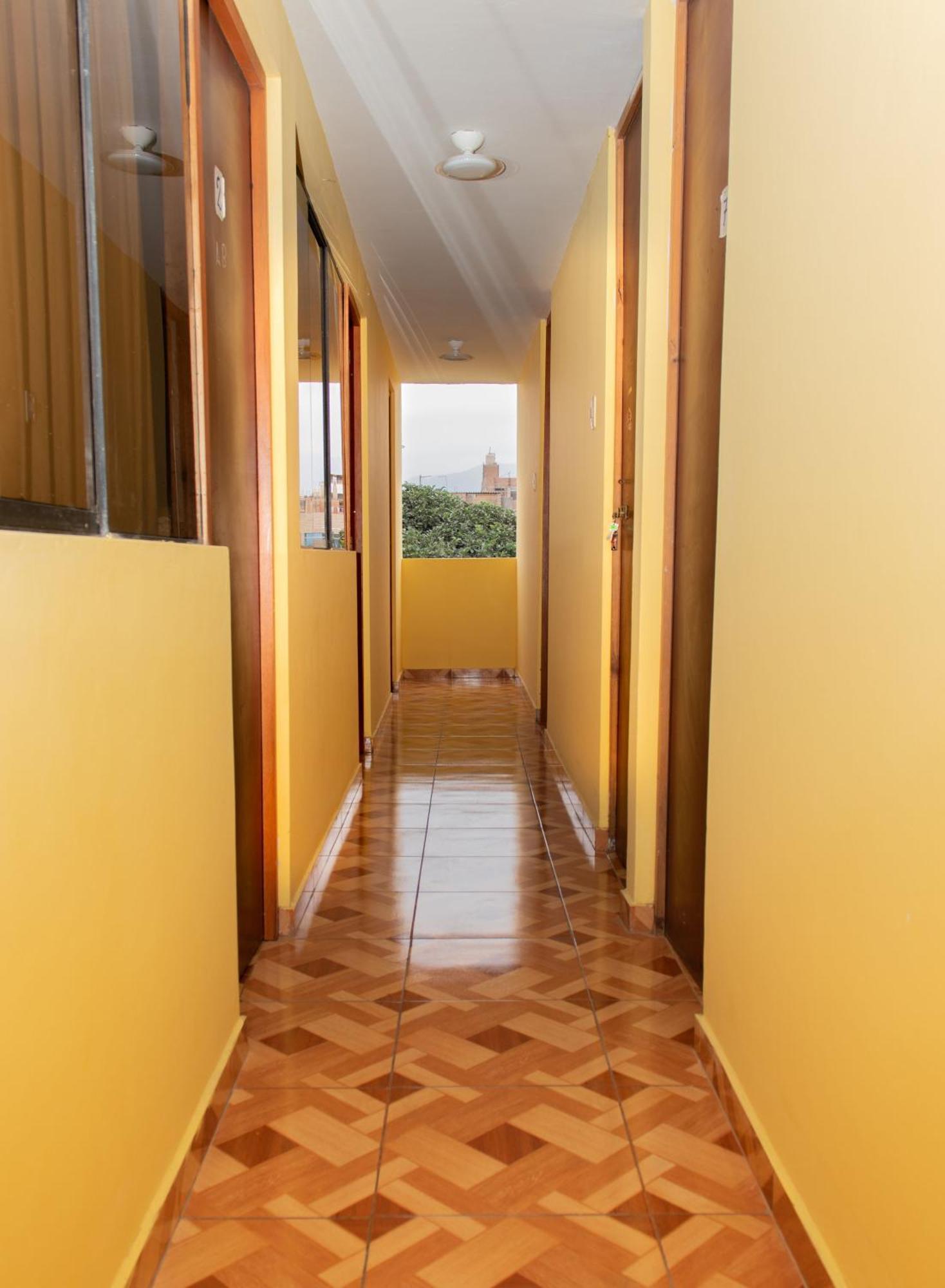 Right Across From The Airport - Free Shuttle - A Y J Familia Apartment Lima Exterior photo
