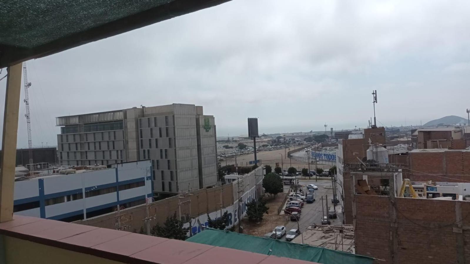 Right Across From The Airport - Free Shuttle - A Y J Familia Apartment Lima Room photo