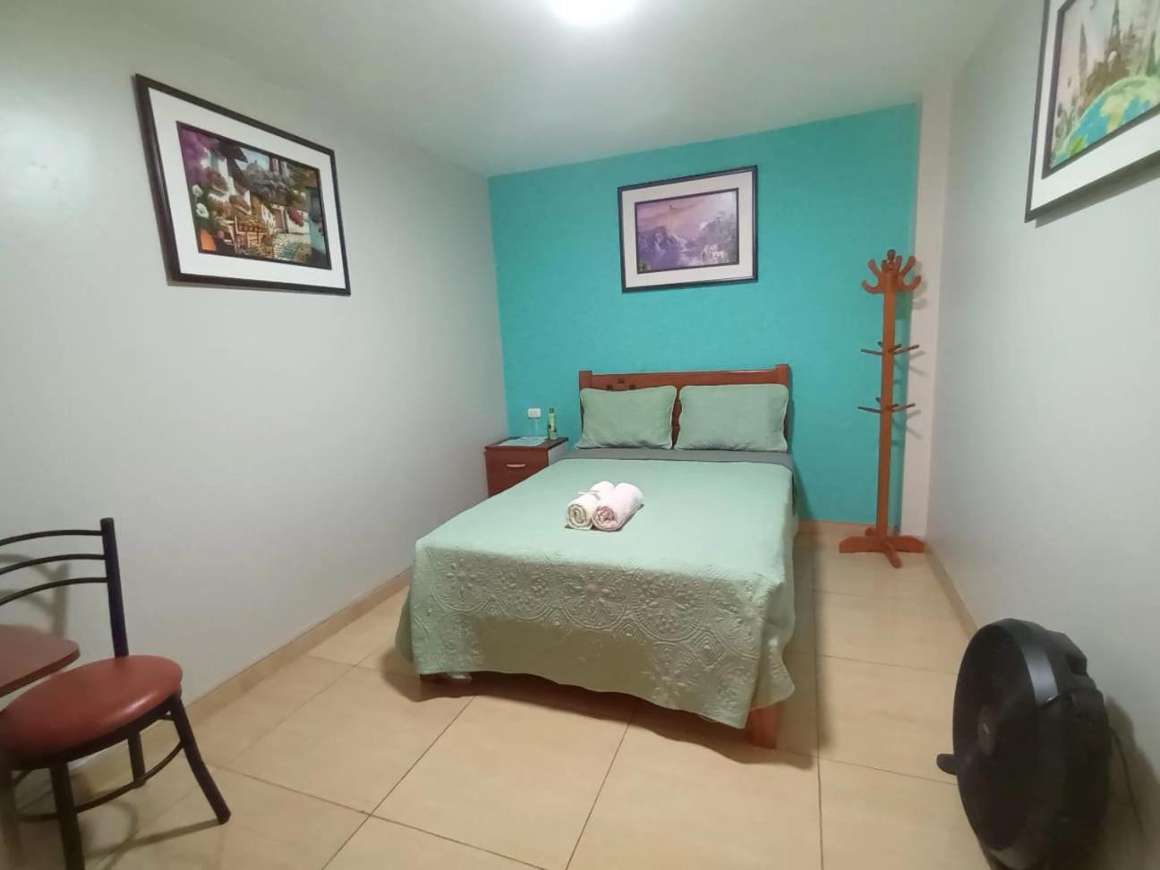 Right Across From The Airport - Free Shuttle - A Y J Familia Apartment Lima Exterior photo