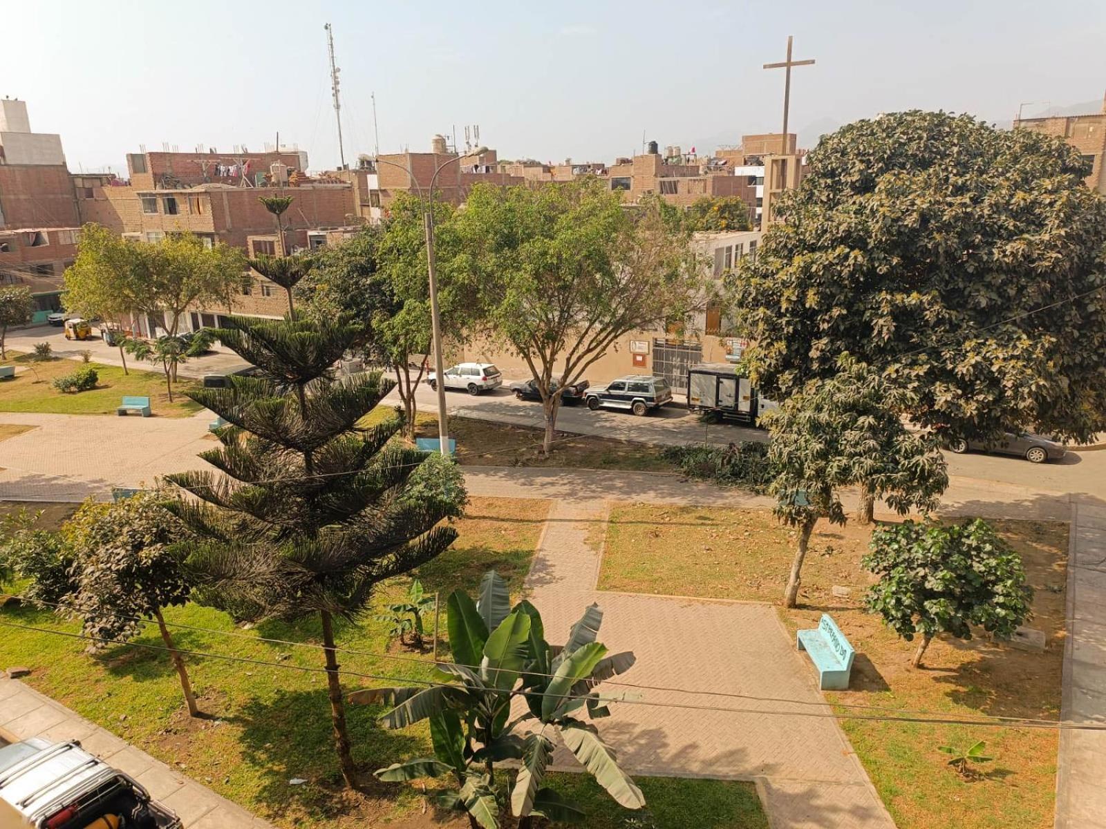 Right Across From The Airport - Free Shuttle - A Y J Familia Apartment Lima Exterior photo