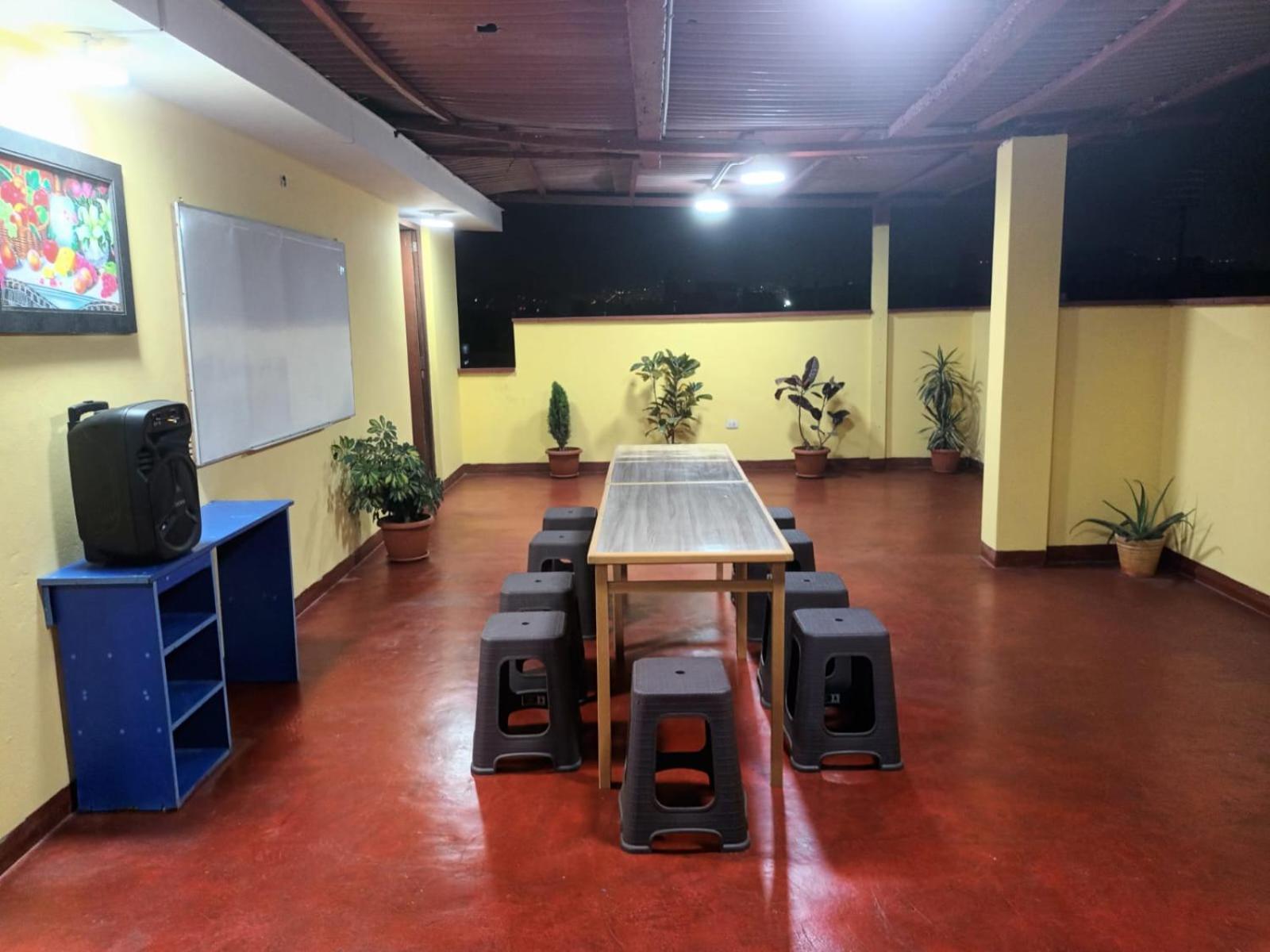 Right Across From The Airport - Free Shuttle - A Y J Familia Apartment Lima Exterior photo