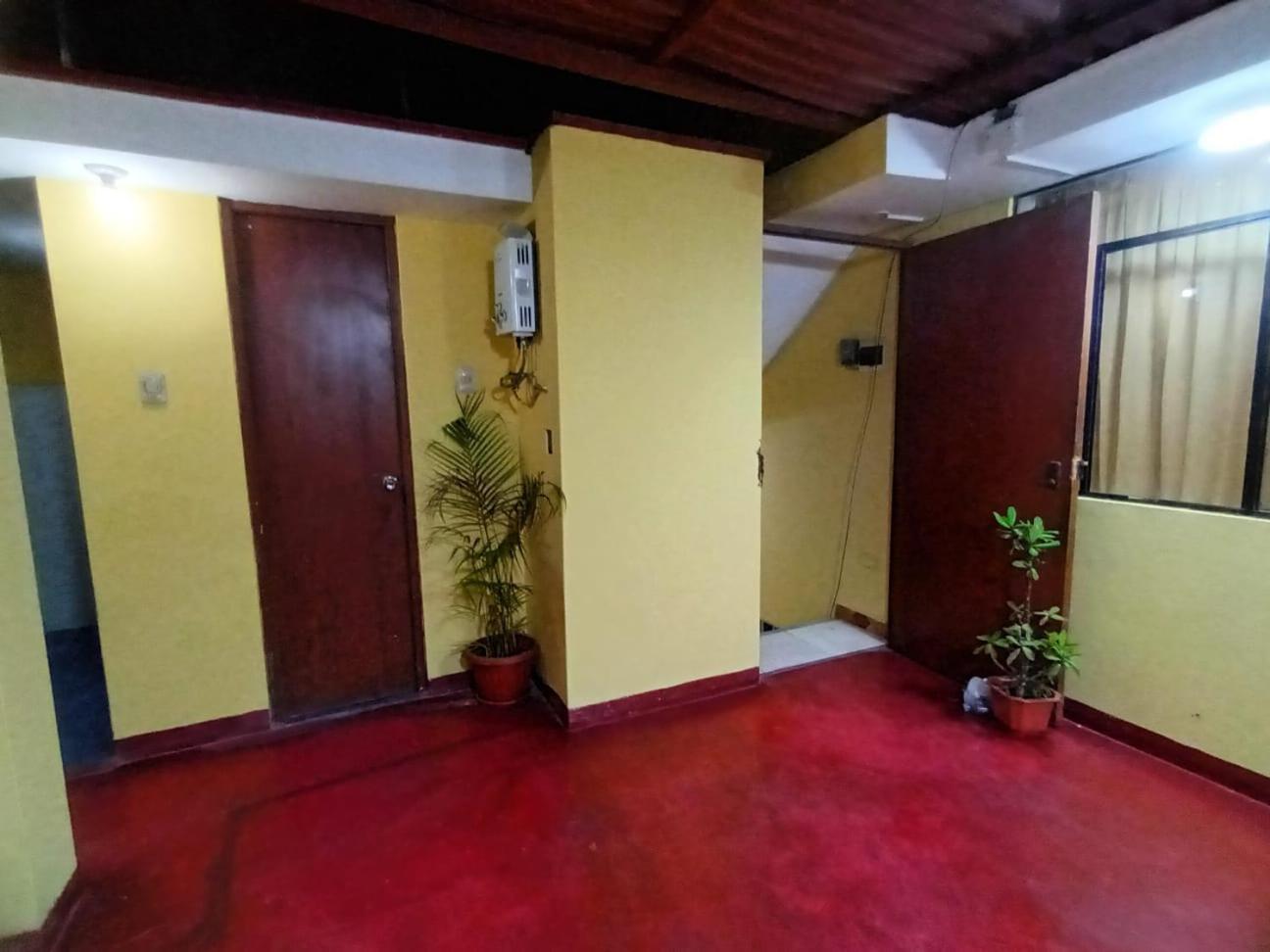 Right Across From The Airport - Free Shuttle - A Y J Familia Apartment Lima Exterior photo