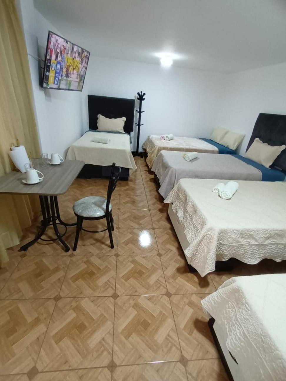 Right Across From The Airport - Free Shuttle - A Y J Familia Apartment Lima Exterior photo