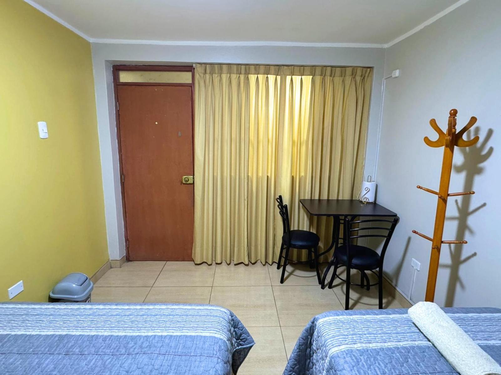 Right Across From The Airport - Free Shuttle - A Y J Familia Apartment Lima Exterior photo