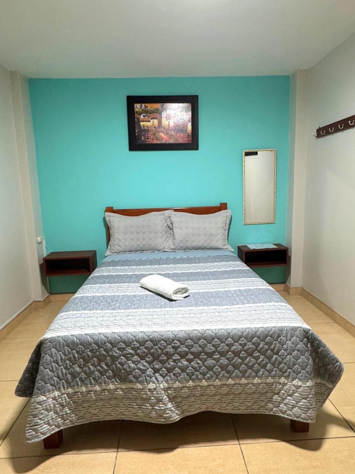 Right Across From The Airport - Free Shuttle - A Y J Familia Apartment Lima Exterior photo