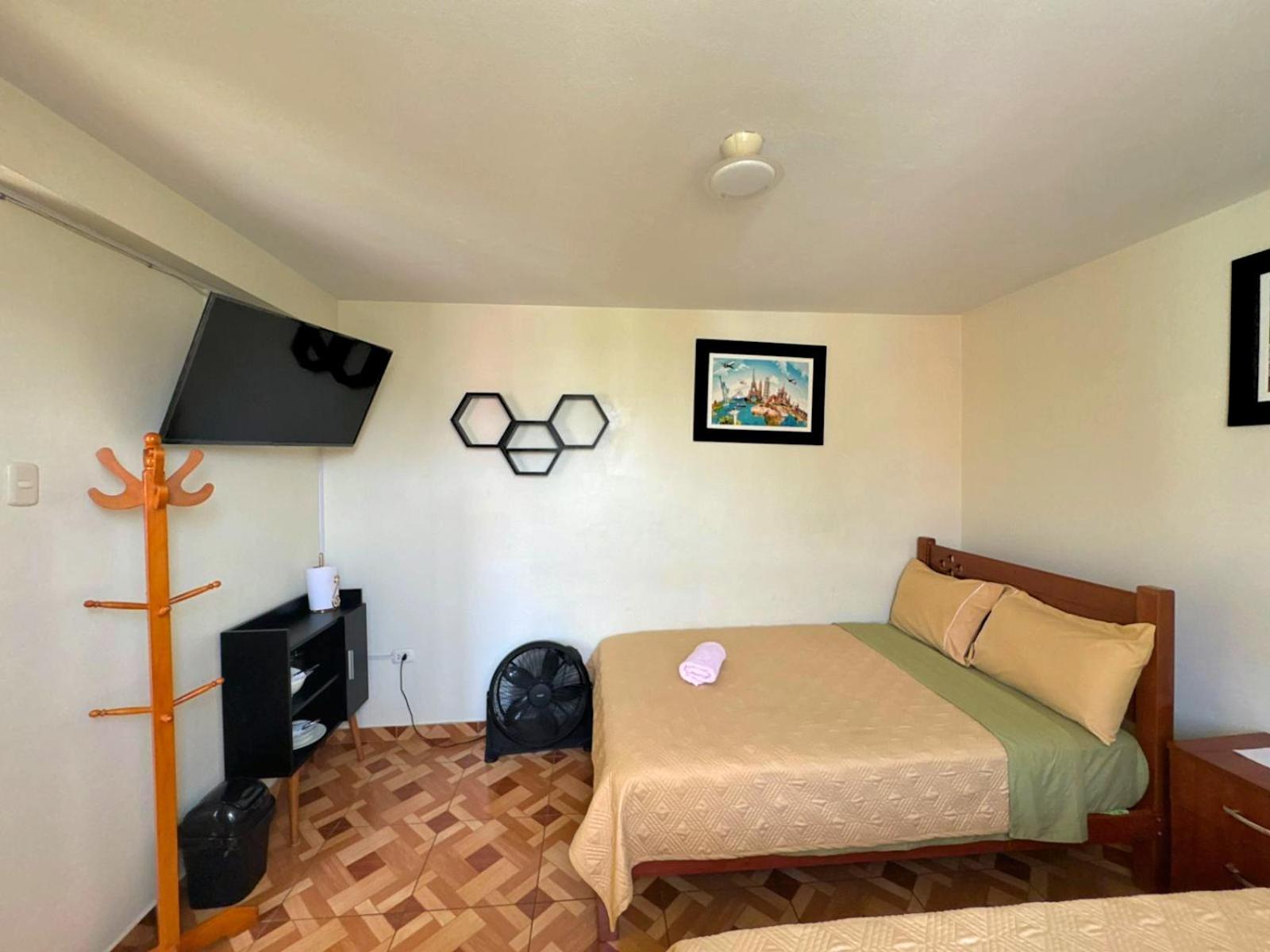 Right Across From The Airport - Free Shuttle - A Y J Familia Apartment Lima Exterior photo
